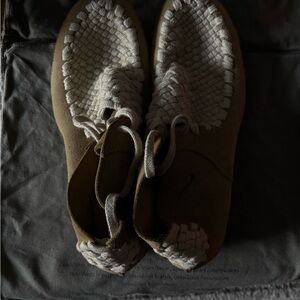 Stylish Tan and Cream Woven Shoes